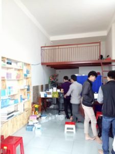 Khách hàng cửa hàng y khoa tây nguyên - chuyên cung cấp sách y và thiết bị y tế