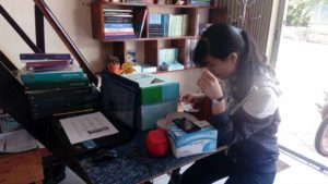 Khách hàng cửa hàng y khoa tây nguyên - chuyên cung cấp sách y và thiết bị y tế